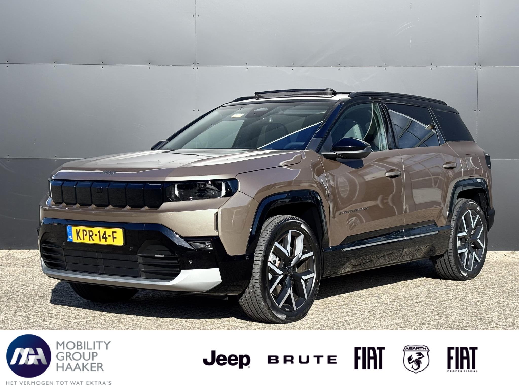 Jeep Compass Summit 74 kWh | Registratiekorting | Schuif/kan, Auto's, Gebruikt, 213 pk, Bruin, 600 kg