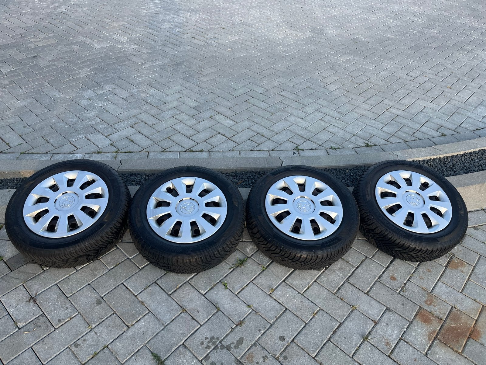 Skoda citigo Hankook All-season banden en velgen 175/65R14, Auto-onderdelen, Banden en Velgen, Ophalen, 14 inch, Gebruikt, 175 mm