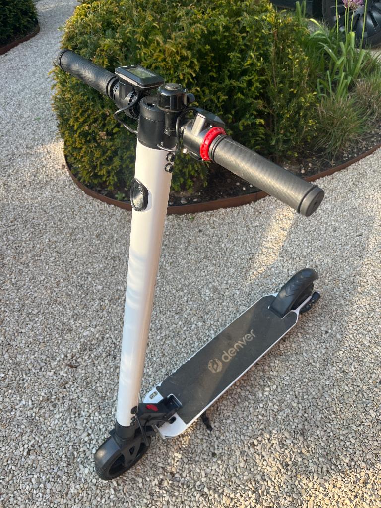 Electrische step (Denver defect), Fietsen en Brommers, Steps, Ophalen, Gebruikt, Elektrische step (E-scooter), Denver