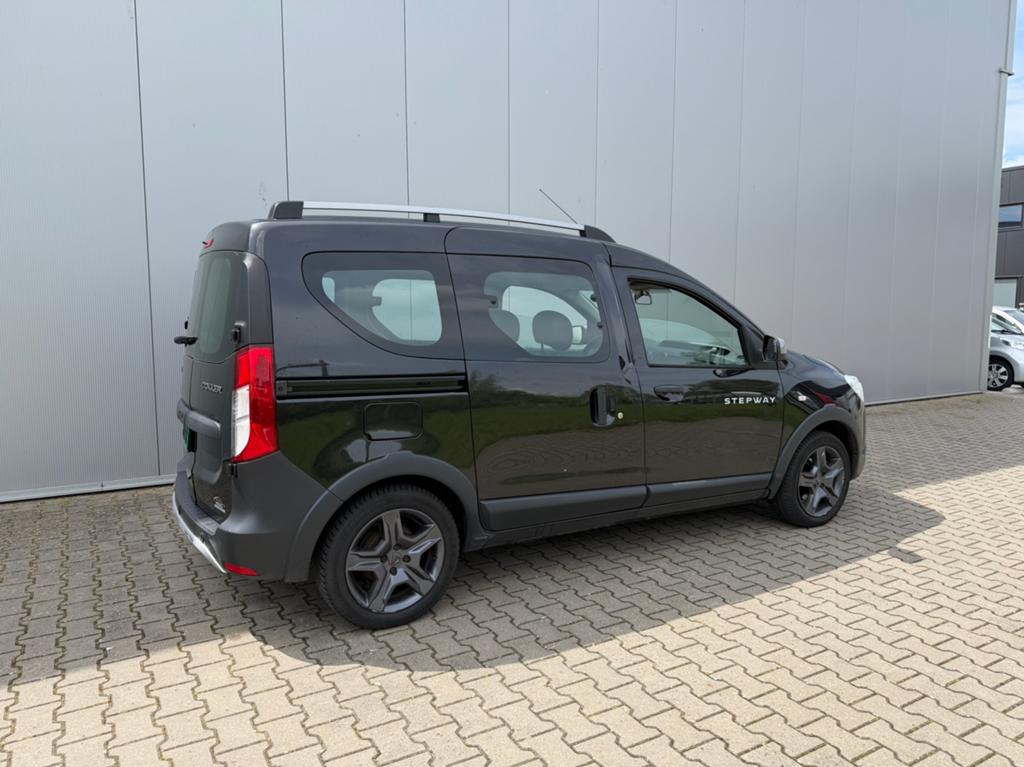 Dacia Dokker Stepway Minicamper 2017 1.2 Benzine | Airco, Buscamper of Camperbus, Volkswagen, Tot en met 2, Bedrijf