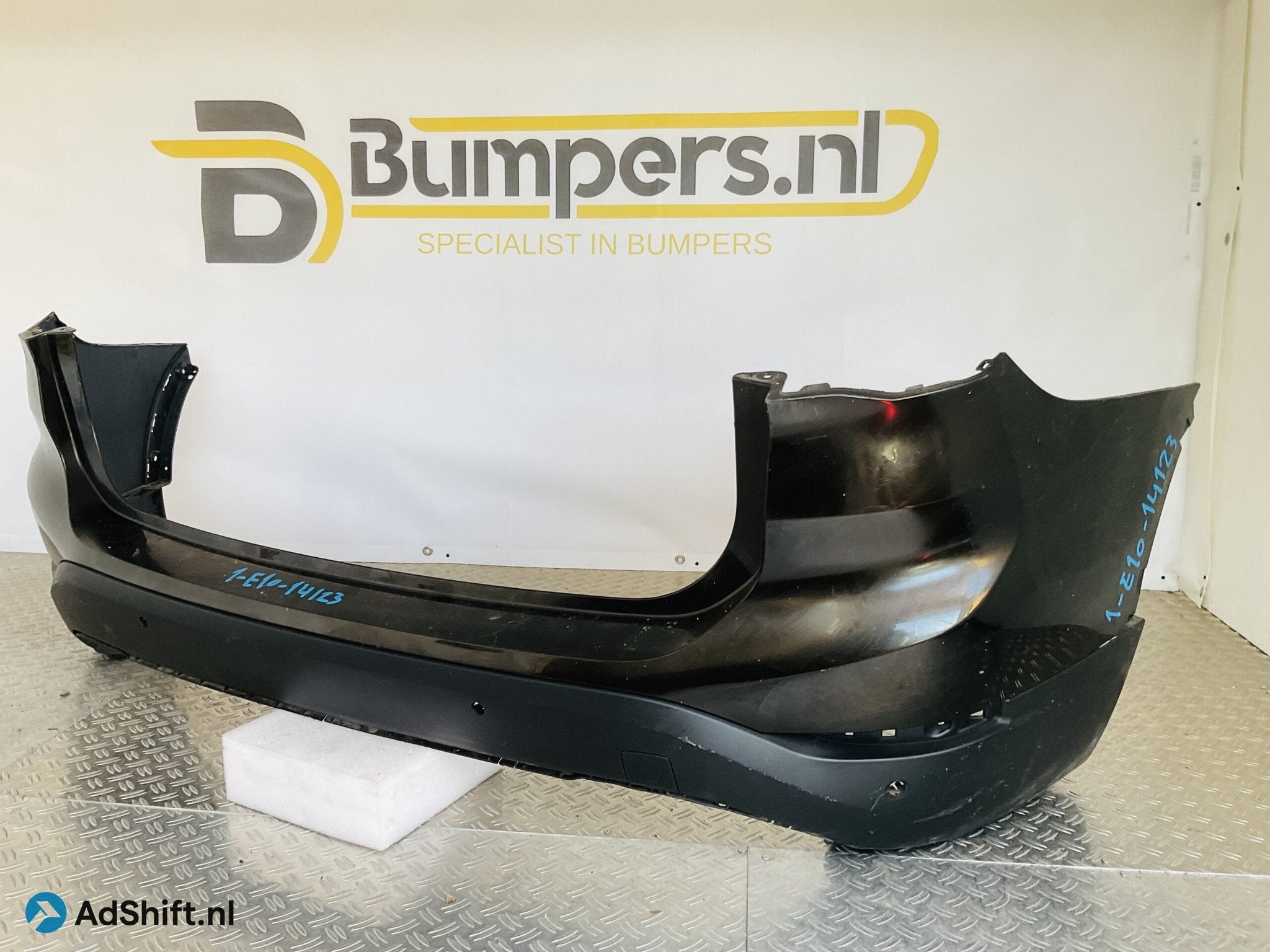 Bumper BMW X1 F48 LCI Facelift 51127355260 Achterbumper 1-E1, Bumper