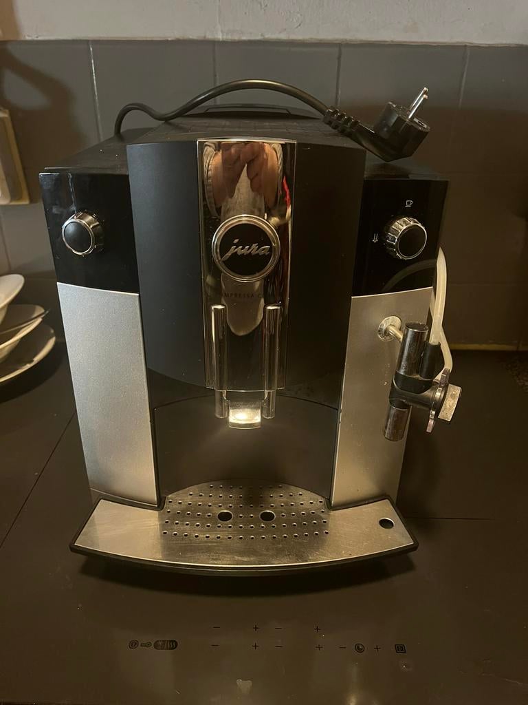 Jura impressa c65 koffiebonen machine, Witgoed en Apparatuur, Koffiezetapparaten, Ophalen, Zo goed als nieuw, Koffiemachine, Koffiebonen