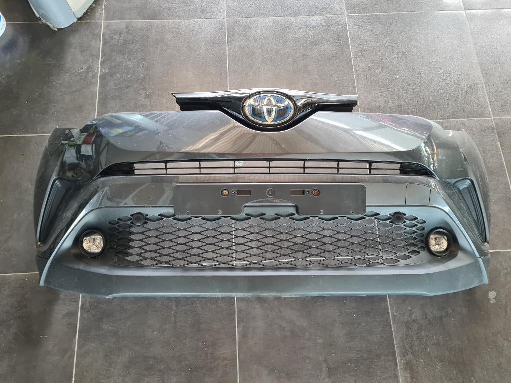Originele voorbumper Toyota C-HR 2016-2019 Kleurnr 1G3, Auto-onderdelen, Carrosserie en Plaatwerk, Ophalen, Gebruikt, Toyota, Bumper