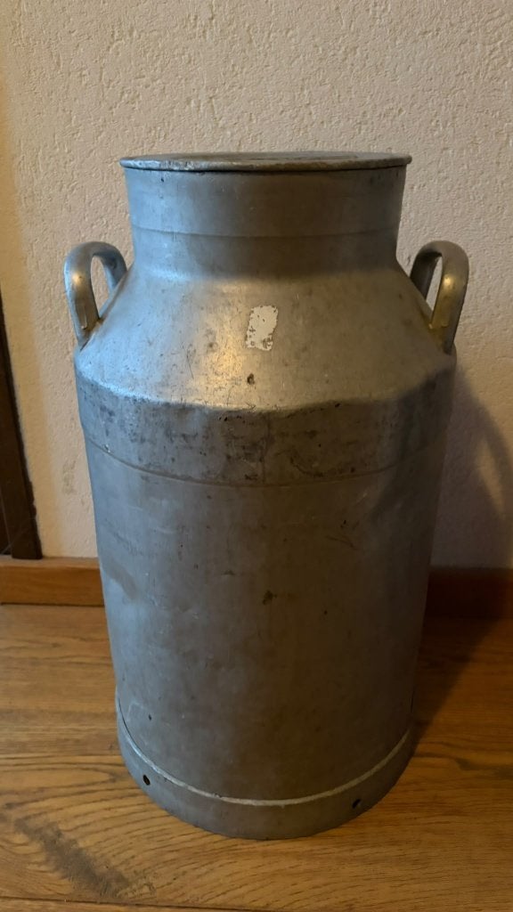 Oude metalen melkbus met deksel landelijke decoratie, Antiek en Kunst, Ophalen
