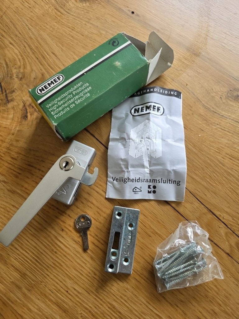 Raamsluiting afsluitbaar, Ophalen of Verzenden, Nieuw, IJzer, Klink of Kruk