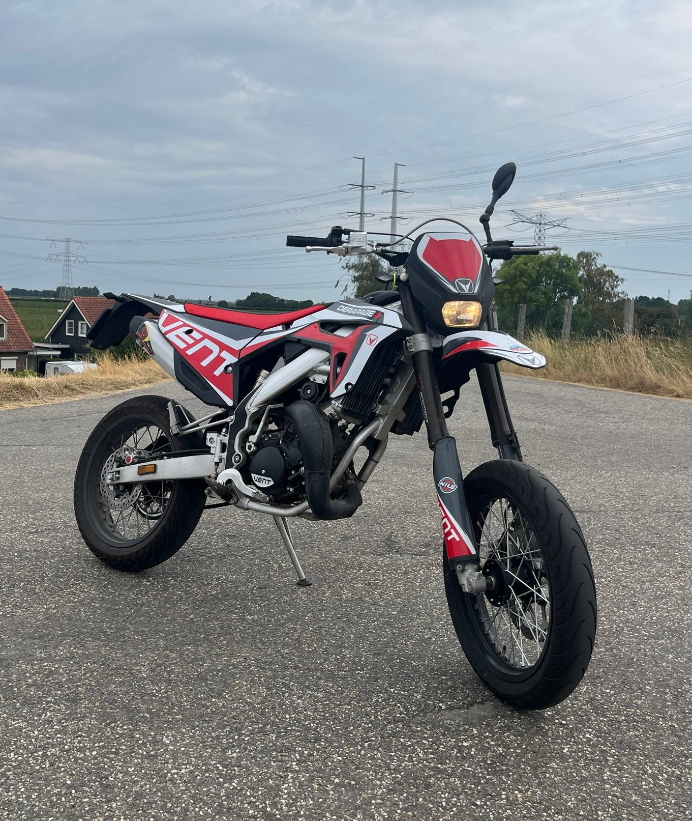 Zeer nette Vent Derapage RR, 2024, 1.700 km, Nieuw, 50 cc, 5 versnellingen, Ophalen