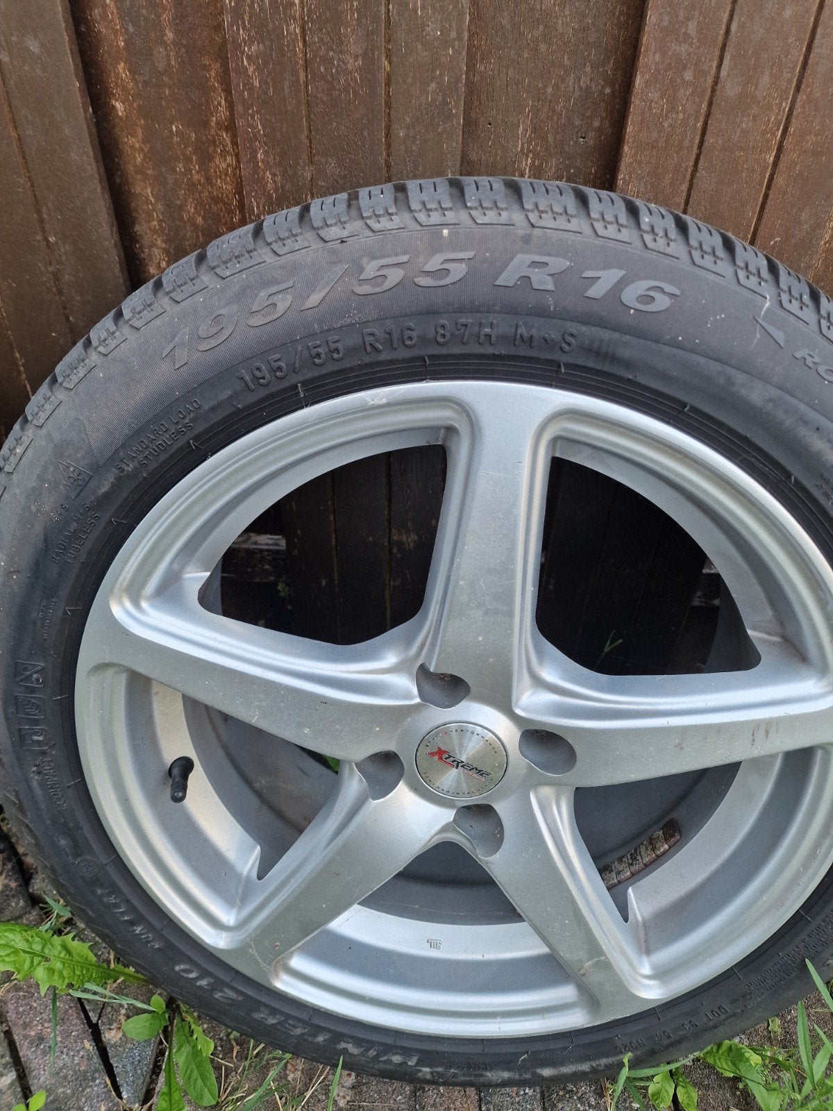 Set van 4 Winterbanden met Velgen - 195/55 R16, Auto-onderdelen, Banden en Velgen, Gebruikt, 16 inch, Banden en Velgen, Personenwagen