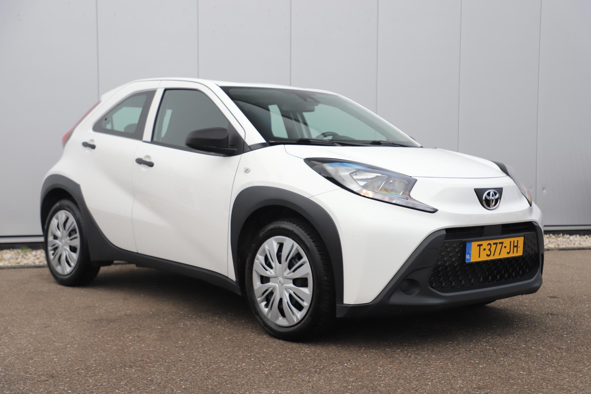 Toyota Aygo X 1.0 VVT-i MT Quiet Edition Airco Adaptive Crui, Auto's, Stof, Gebruikt, Met garantie (alle), 4 stoelen