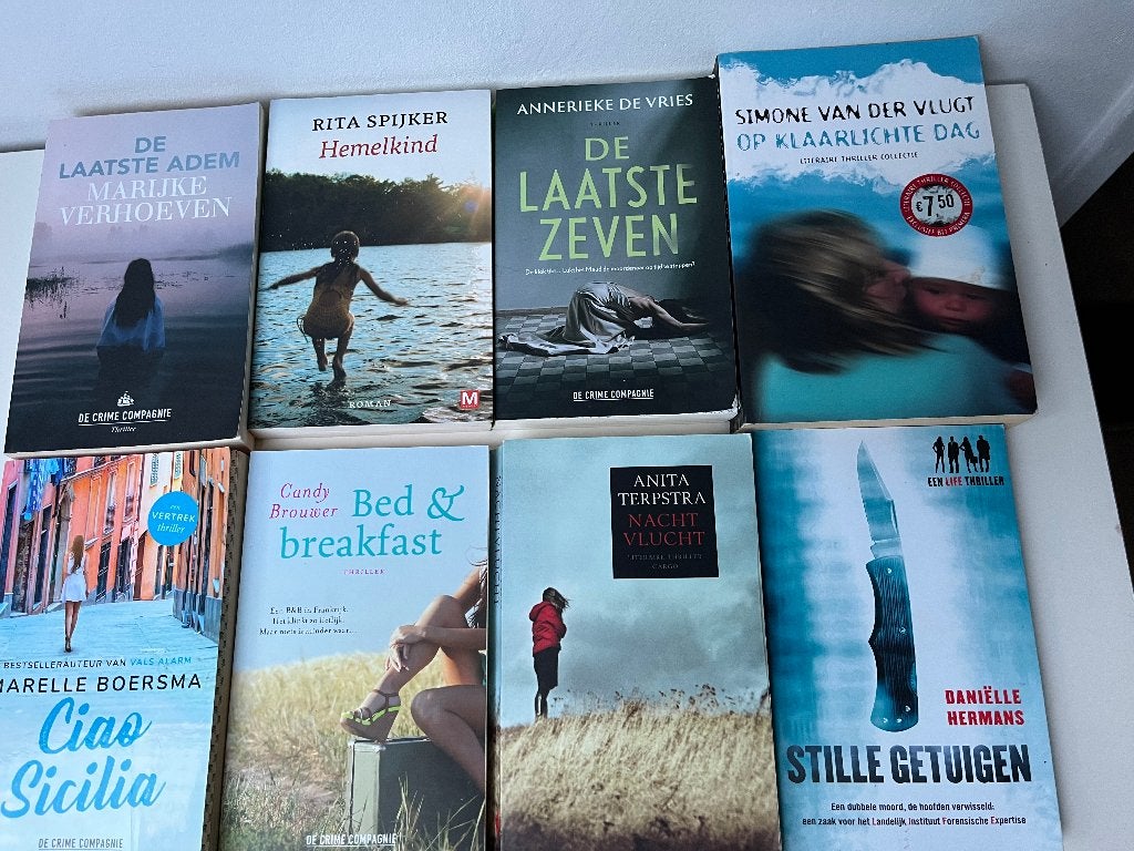 8 Nederlandse thrillers samen voor een tientje, Boeken, Ophalen of Verzenden, Gelezen