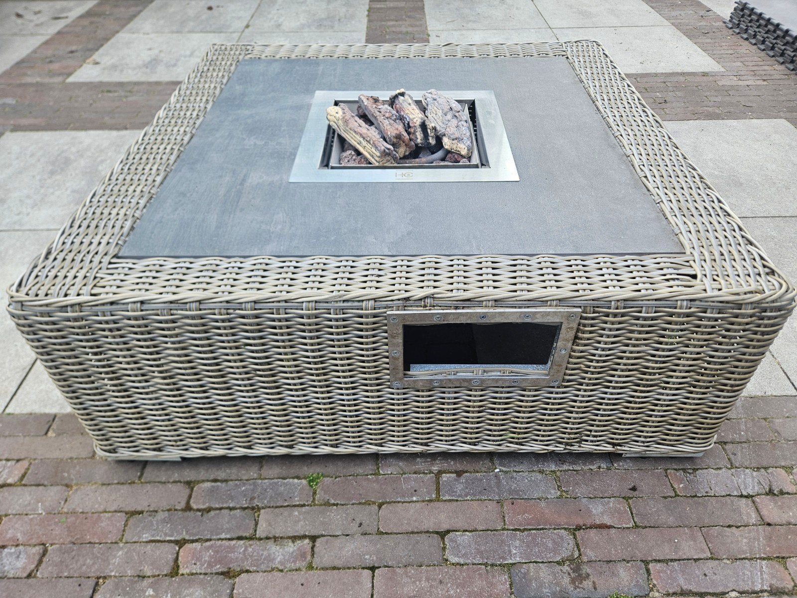 Luxe vuurtafel met gasbrander en lavastenen, Ophalen, Zo goed als nieuw