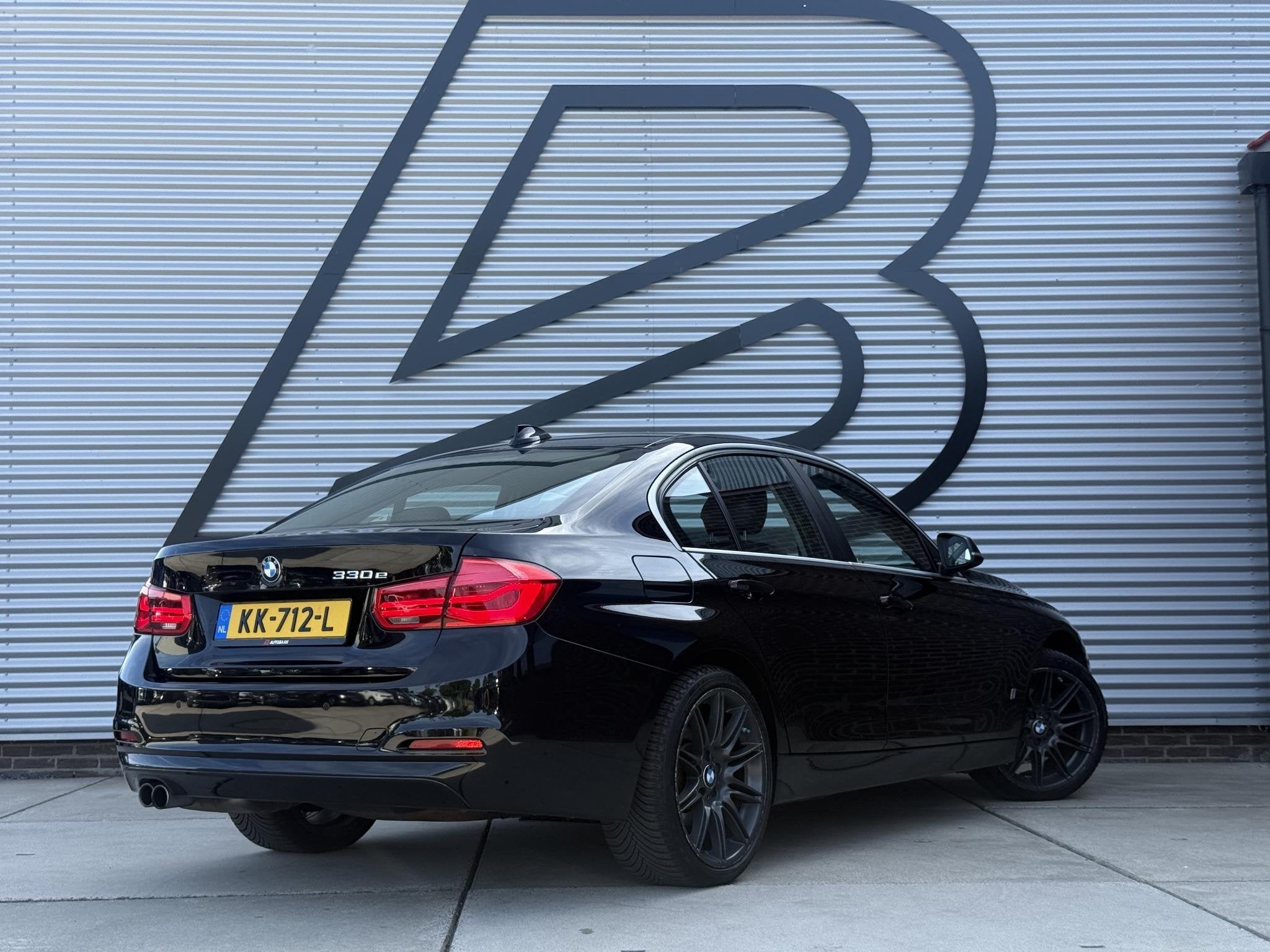 BMW 3-serie 330e High Executive Schuifdak|Navi|Cruise|Leder|, Auto's, Automaat, Gebruikt, Euro 6, 4 cilinders