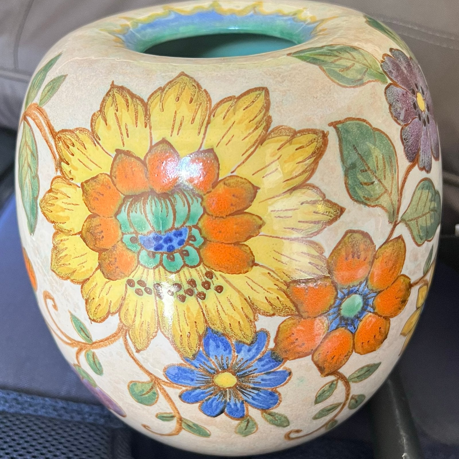 Gouda Holland Vaas met Bloemenmotief, Antiek en Kunst, Ophalen