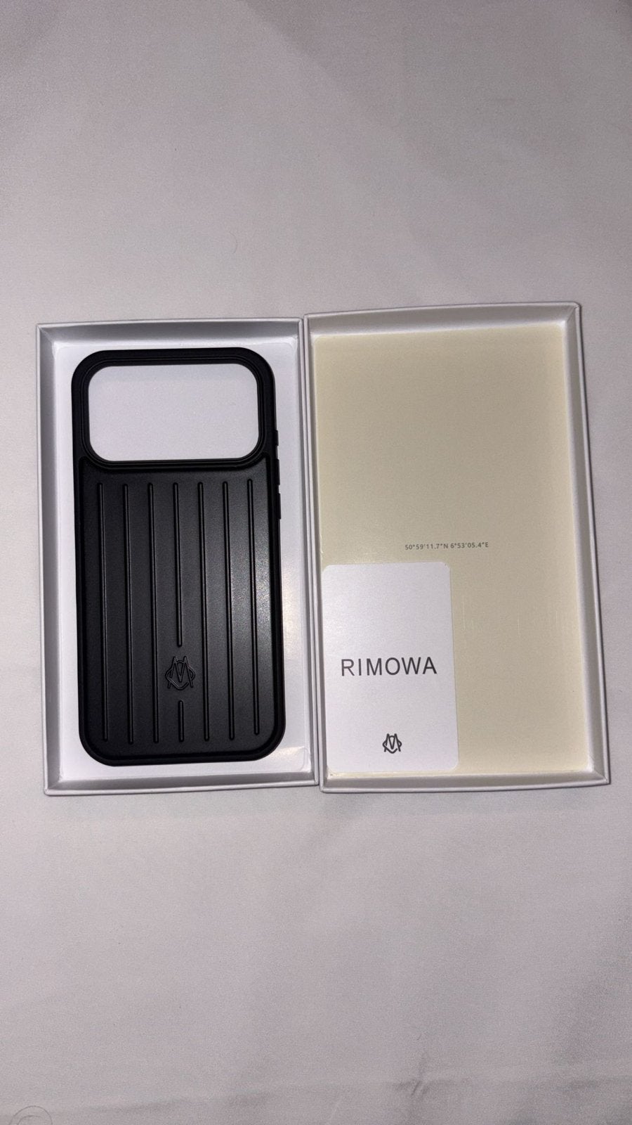 Originele Rimowa Phone Cases - Silver, Black & Titanium, Telecommunicatie, Ophalen of Verzenden, Nieuw, Hoesje of Tasje