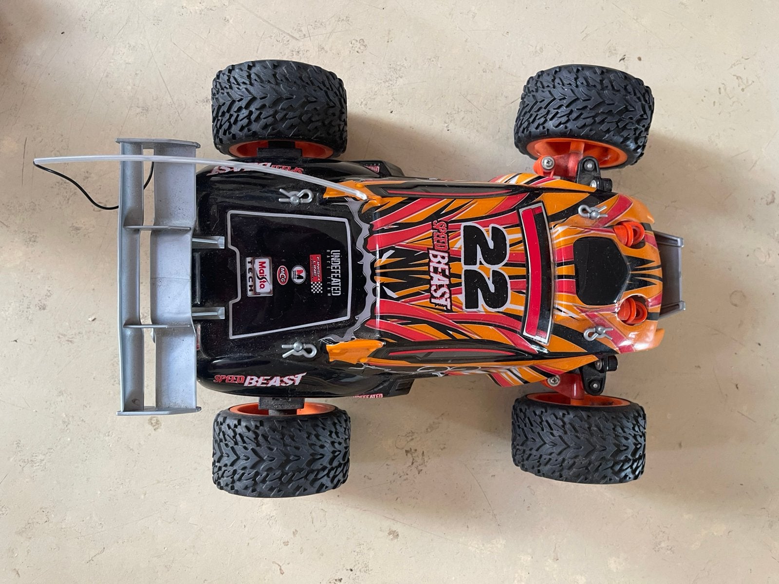 Radiografisch bestuurbare auto’s, Ophalen of Verzenden, Zo goed als nieuw, Overige schalen, Auto offroad
