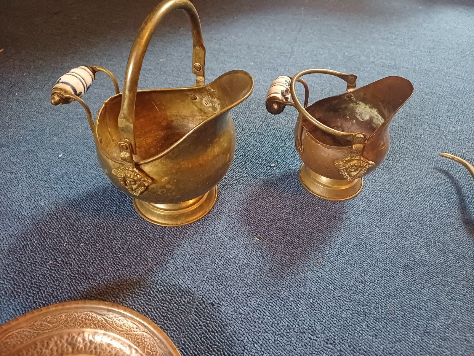 1 Koperen en 1 Messing Kannetje/Kolenkitjes, Ophalen of Verzenden, Koper