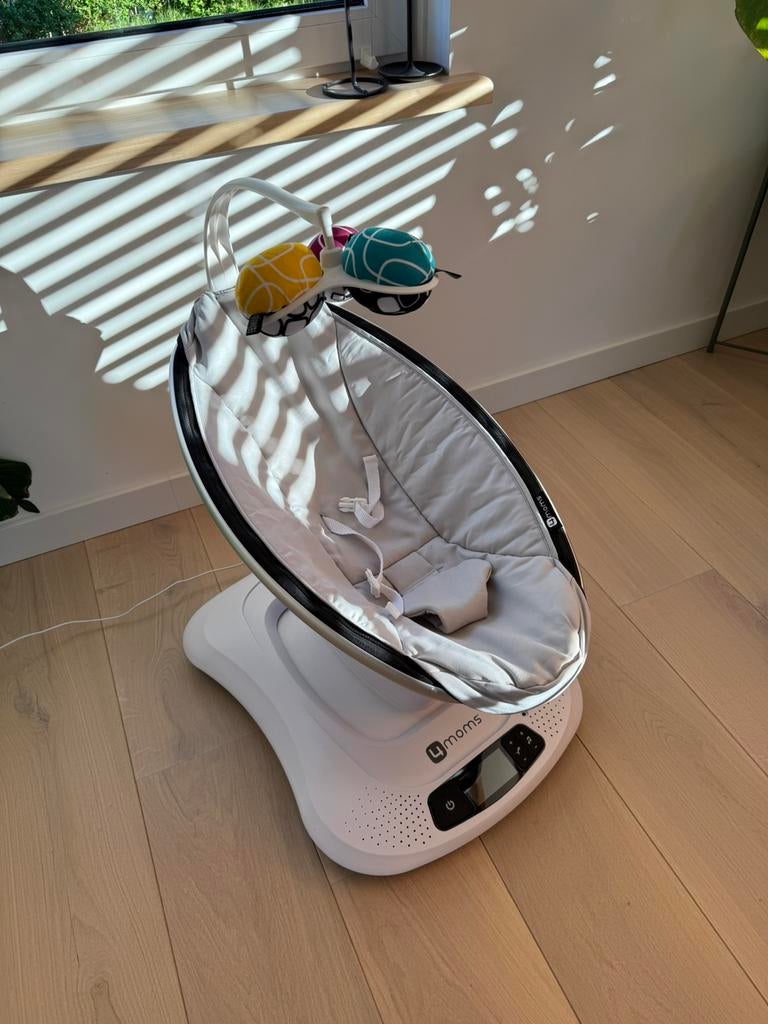 4moms Mamaroo 4, Kinderen en Baby's, Wipstoeltjes, Ophalen, Zo goed als nieuw
