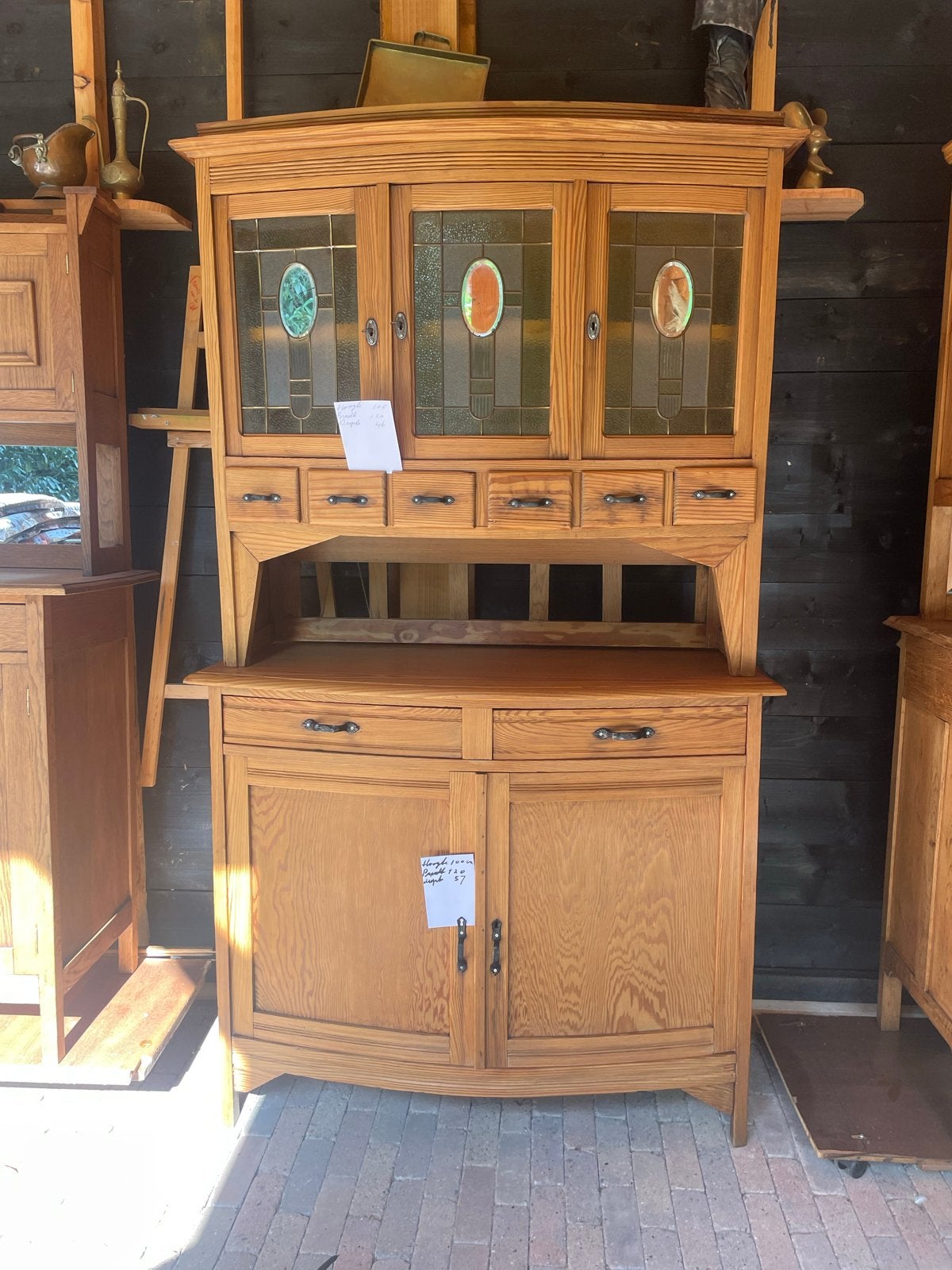 Grenen dressoir met glas-in-lood deuren en lades, Ophalen