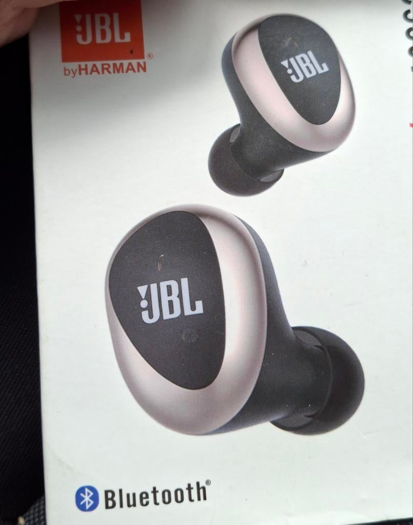 JBL SIGNATURE BLUETOOTH IN EAR BUDS !!, Ophalen of Verzenden, Nieuw, In oorschelp (earbud), Bluetooth