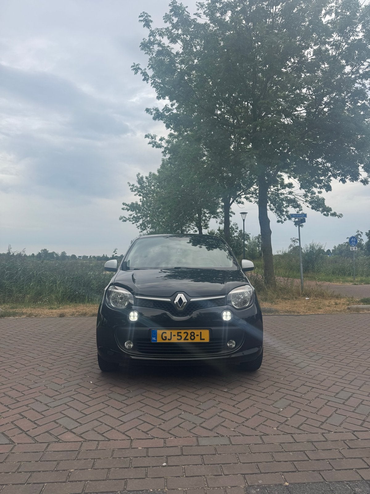 Renault Twingo | Cruise control| Airco, Auto's, Renault, Voorwielaandrijving, Zwart, 840 kg, 4 stoelen