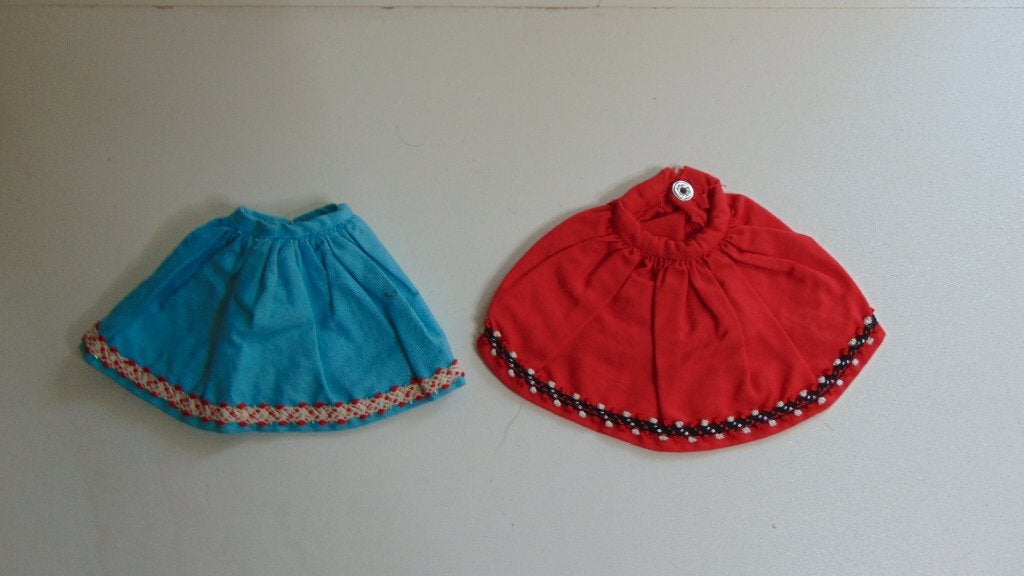 Oude Willy Wildebras Barbie pop rokjes, Ophalen of Verzenden, Gebruikt, Kleertjes