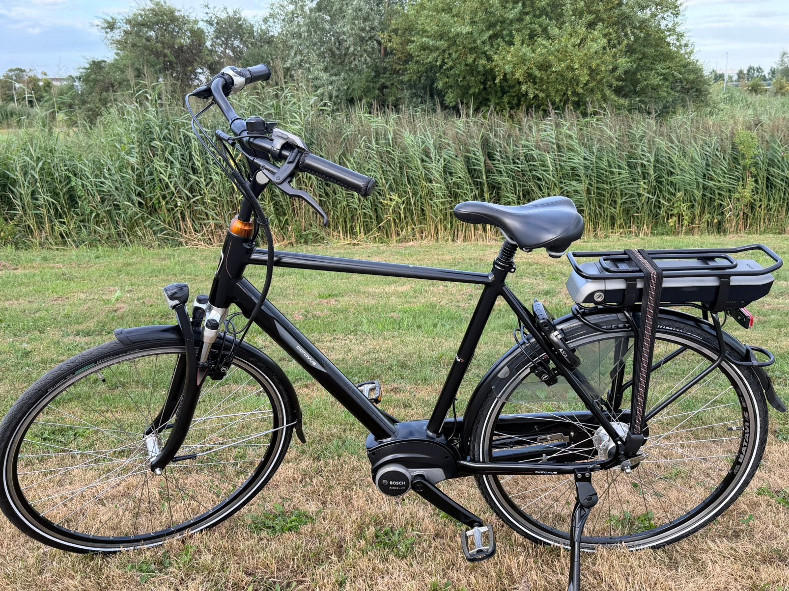 Elektrische Fiets Batavus Middenmotor Bosch Active line, Ophalen, Batavus, Zo goed als nieuw, 50 km per accu of meer