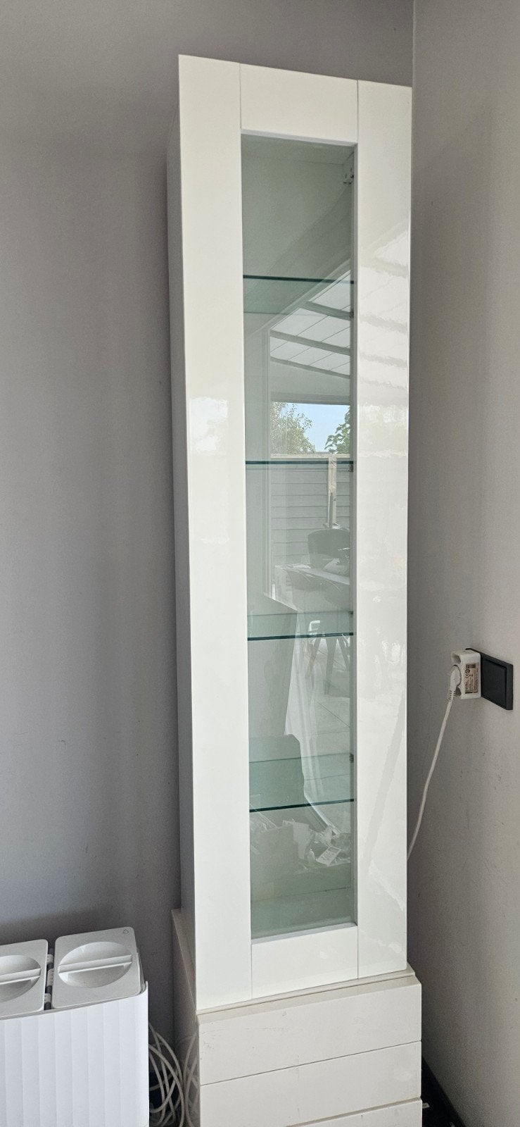 Witte Hangvitrinekast, Huis en Inrichting, Ophalen, Met plank(en), Minder dan 50 cm, Overige houtsoorten