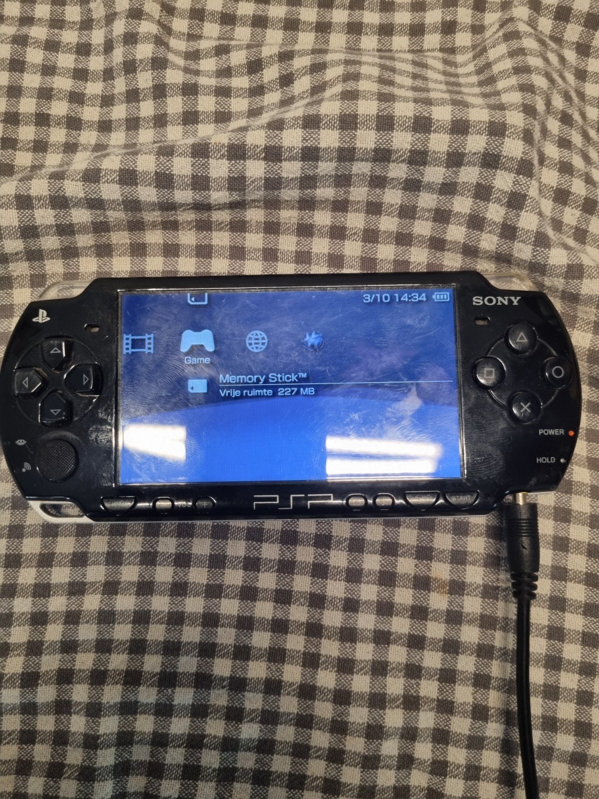 Sony PSP 2004 - UMD lezer defect, zonder oplader, Ophalen of Verzenden, Niet werkend, Zwart, PSP Slim