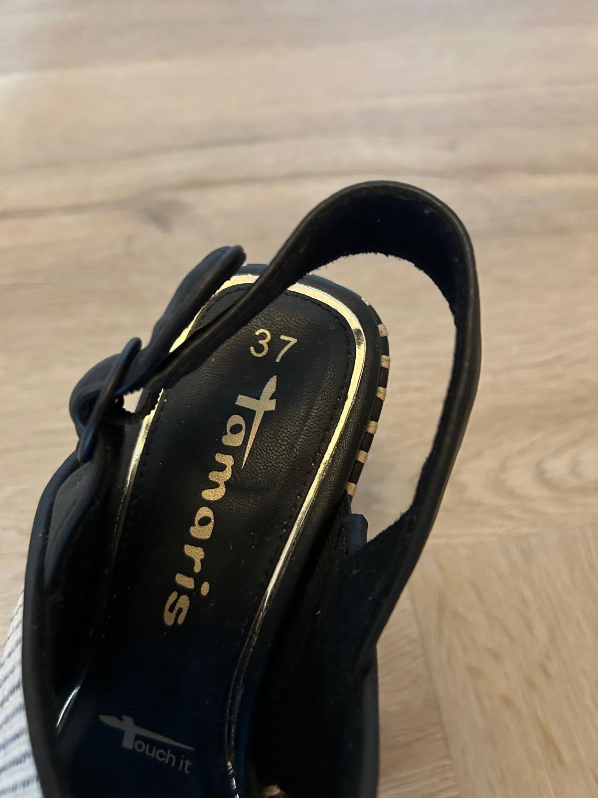 Tamaris sandalen met hak - Maat 37, Pumps, Overige kleuren, Zo goed als nieuw, Ophalen