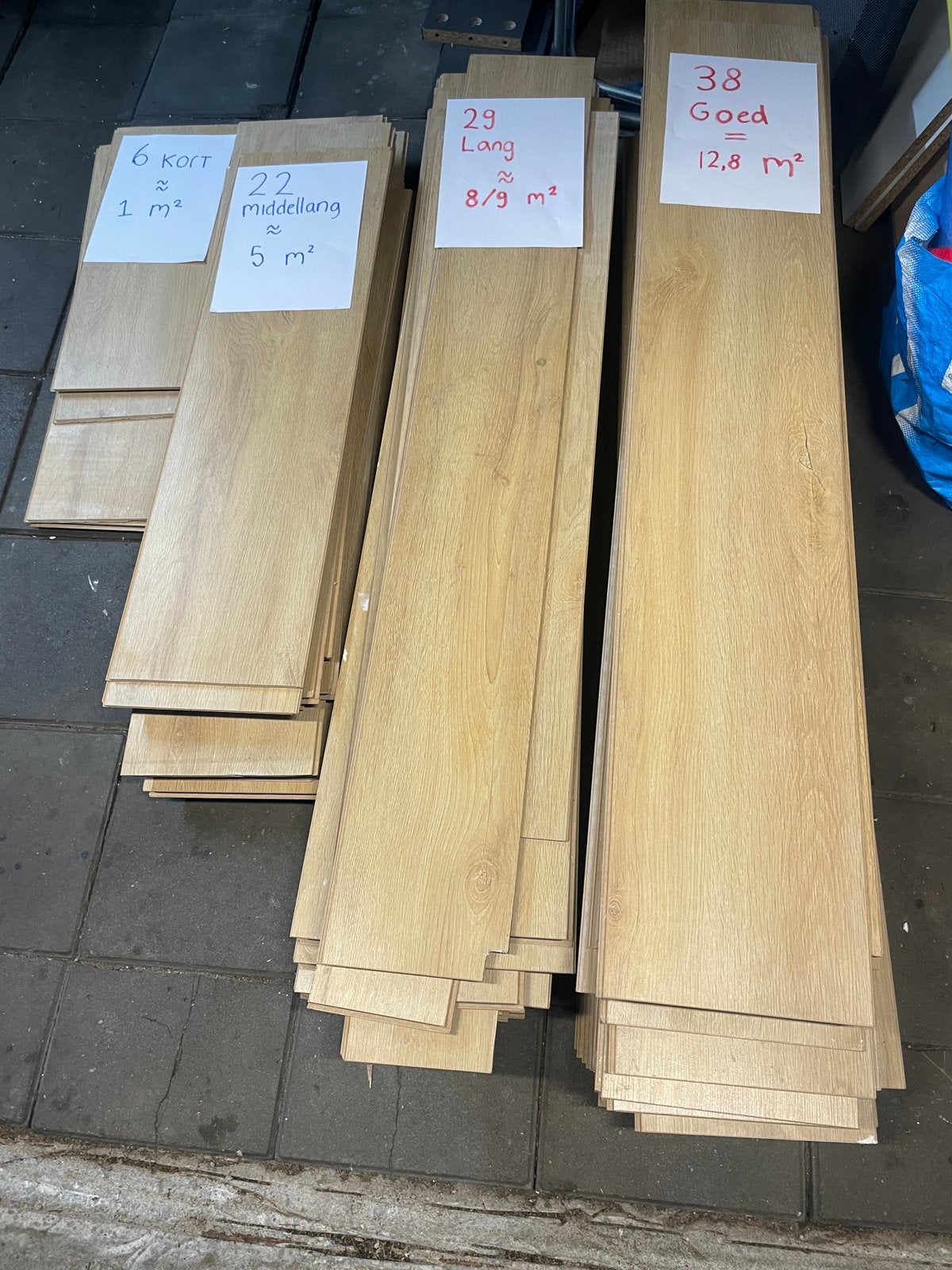 Eiken laminaat (12,8 m2 + ongeveer 15m2 aan reststukken), Ophalen, 30 cm of meer, 50 tot 150 cm, Nieuw
