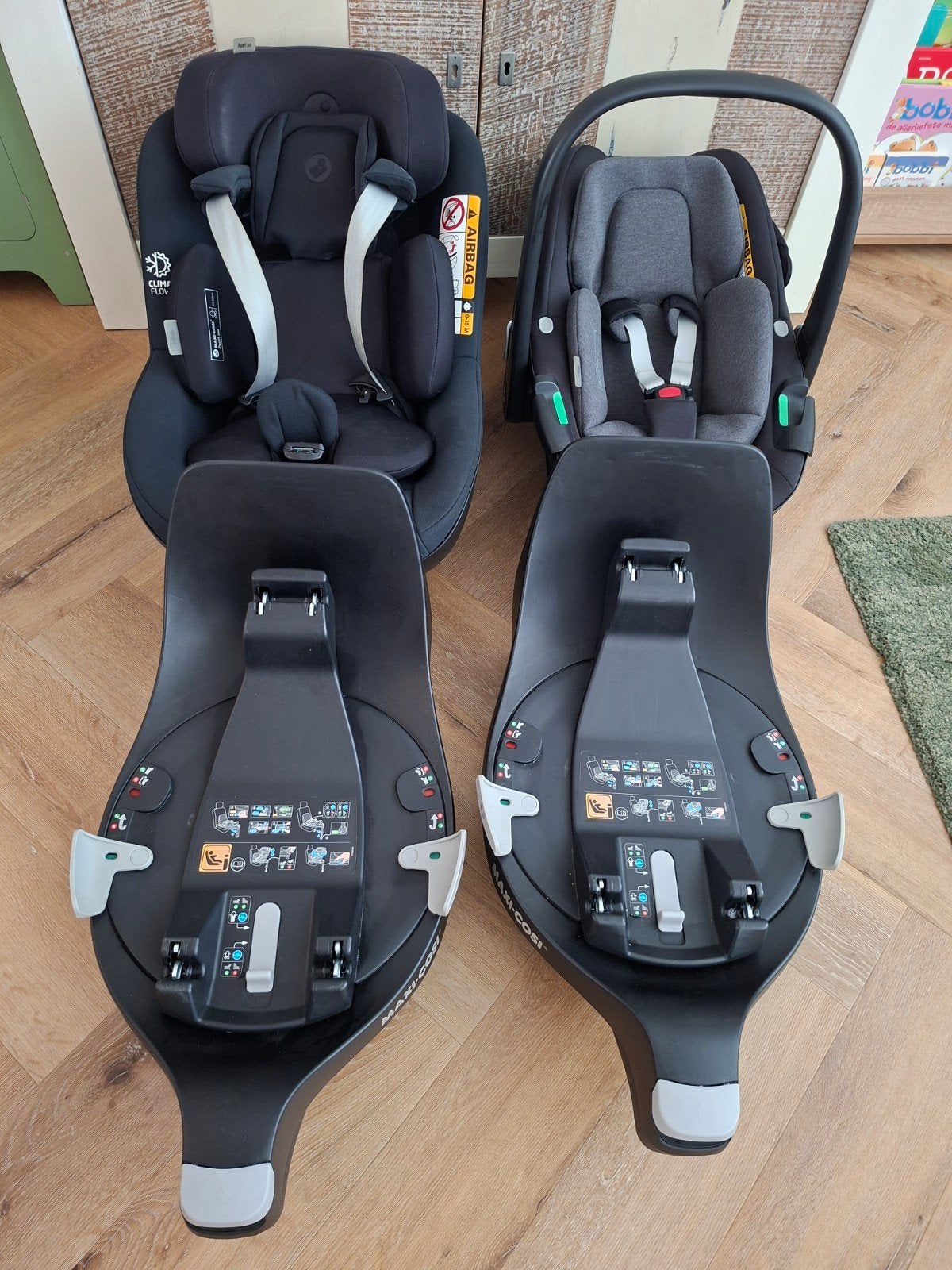 Maxi-Cosi Pebble 360 & Pearl 360 met FamilyFix 360 Base, Kinderen en Baby's, Ophalen, 0 t/m 18 kg, Verstelbare rugleuning, Zo goed als nieuw