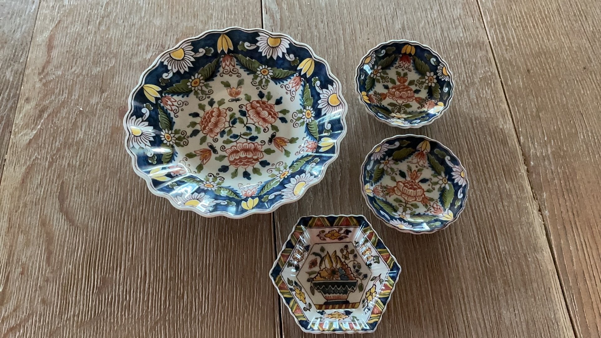 4 makkum aardewerk bordjes, Antiek en Kunst, Ophalen