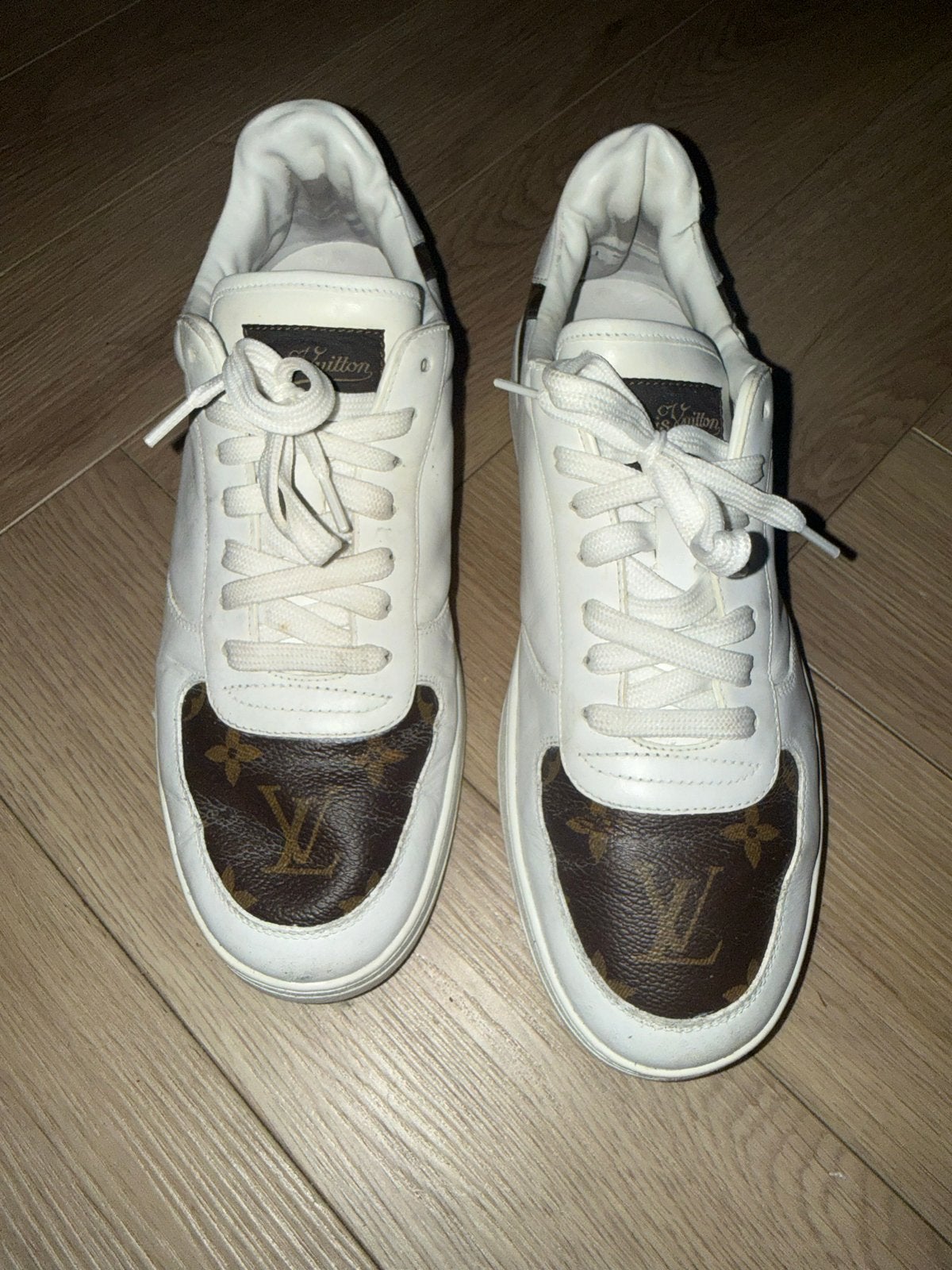 Louis Vuitton Sneakers Wit Leer Monogram Maat 40 €100, Kleding | Heren, Ophalen of Verzenden, Gedragen, Wit, Sneakers of Gympen