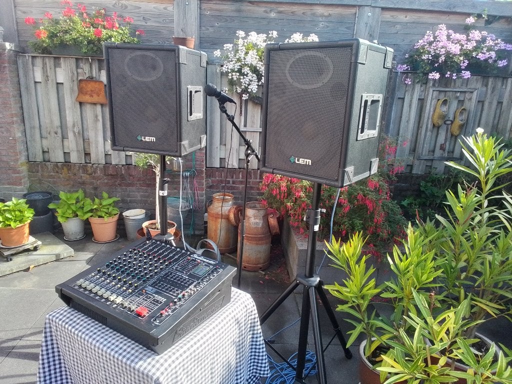Geluidsinstallatie, Muziek en Instrumenten, Ophalen, Gebruikt, 5 tot 10 kanalen, Microfooningang