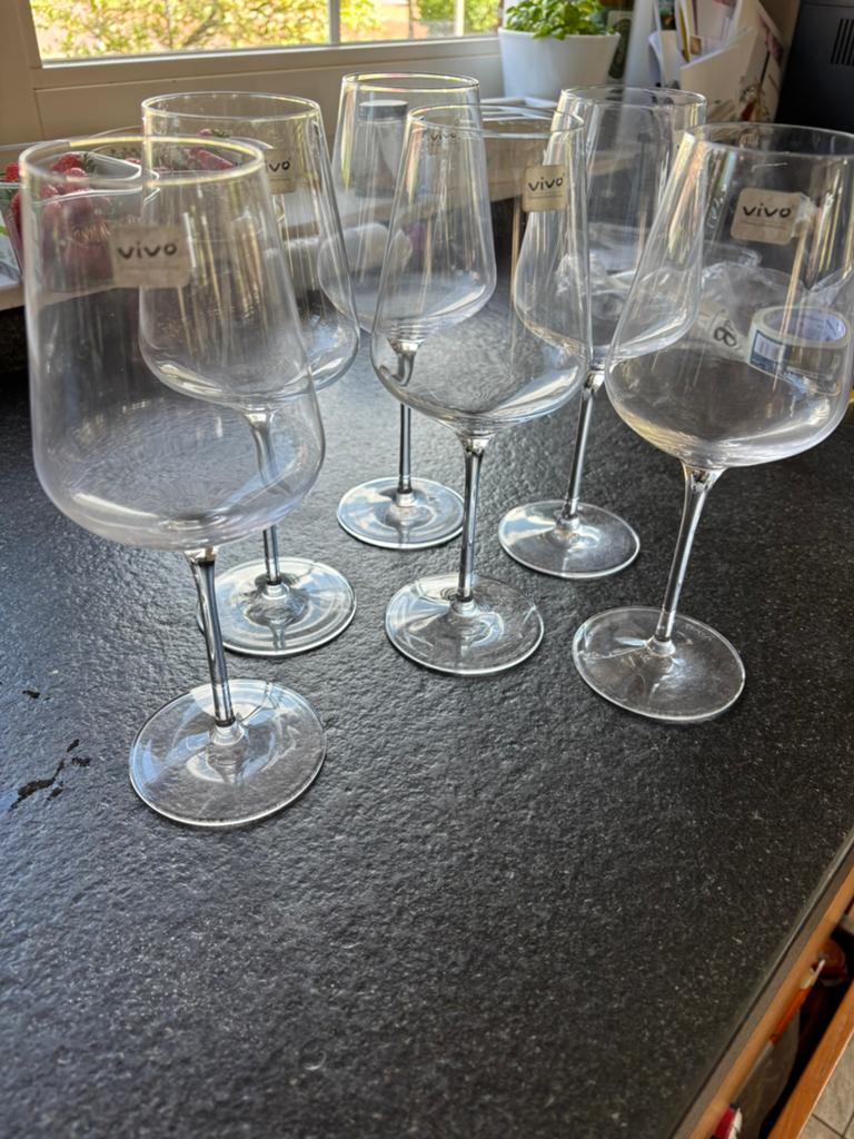6 nieuwe vivo rode wijn glazen, Verzamelen, Glas en Borrelglaasjes, Ophalen of Verzenden, Zo goed als nieuw, Overige typen