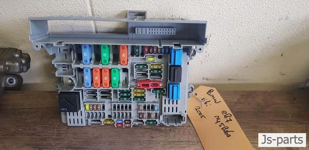 Zekeringskast BMW 1-serie E87, Auto-onderdelen, Elektronica en Kabels, BMW, Gebruikt, Ophalen of Verzenden