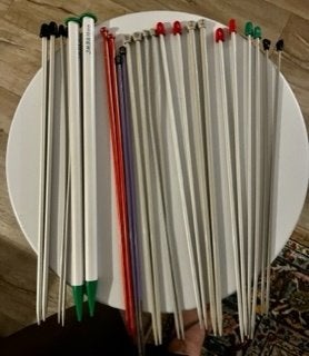 Grote set breinaalden met(12 sets) en zonder knop (2 sets), Ophalen, Gebruikt, Breien, Naald