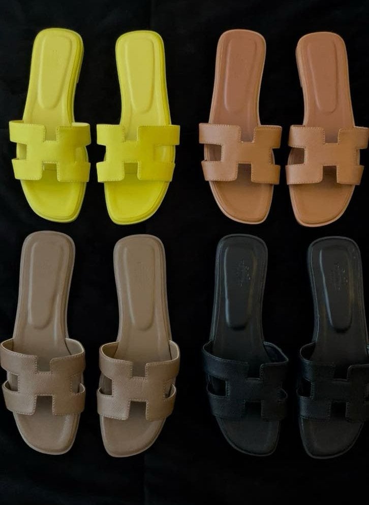 Hermes slippers 5 kleuren, Kleding | Dames, Schoenen, Ophalen of Verzenden, Nieuw, Slippers