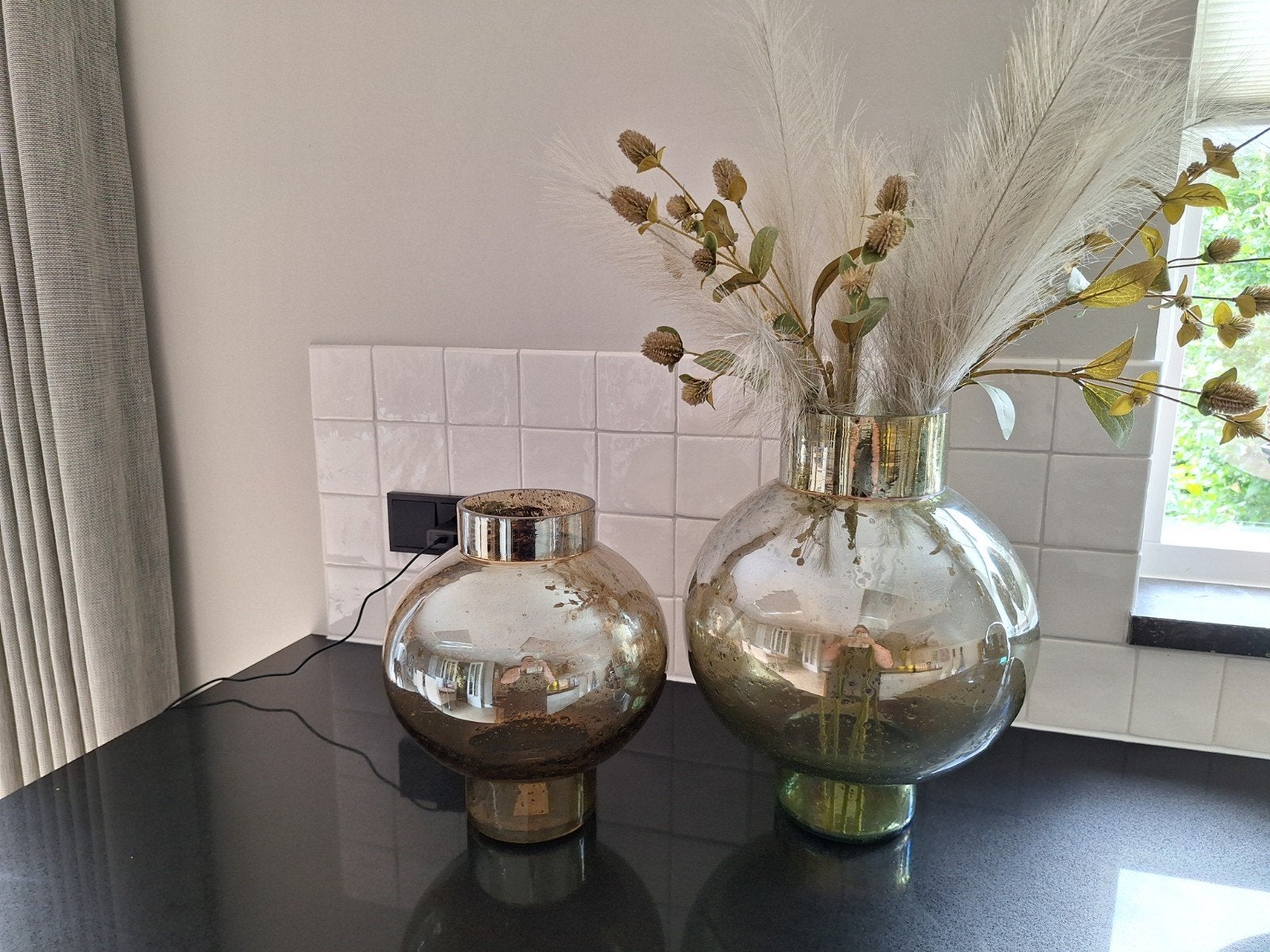 Set van 2 Light & Living vazen olijfgroen glas met steenslag, Huis en Inrichting, Woonaccessoires | Vazen, Ophalen, Met patroon/structuur