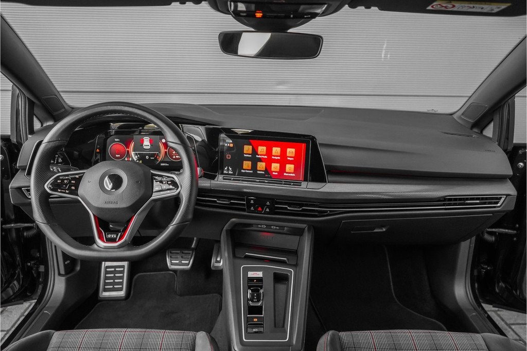 Volkswagen Golf 2.0 TSI GTI IQ Light ACC Stoelverw Camera 19, Auto's, 12 maanden, 4 cilinders, Alcantara, Zwart