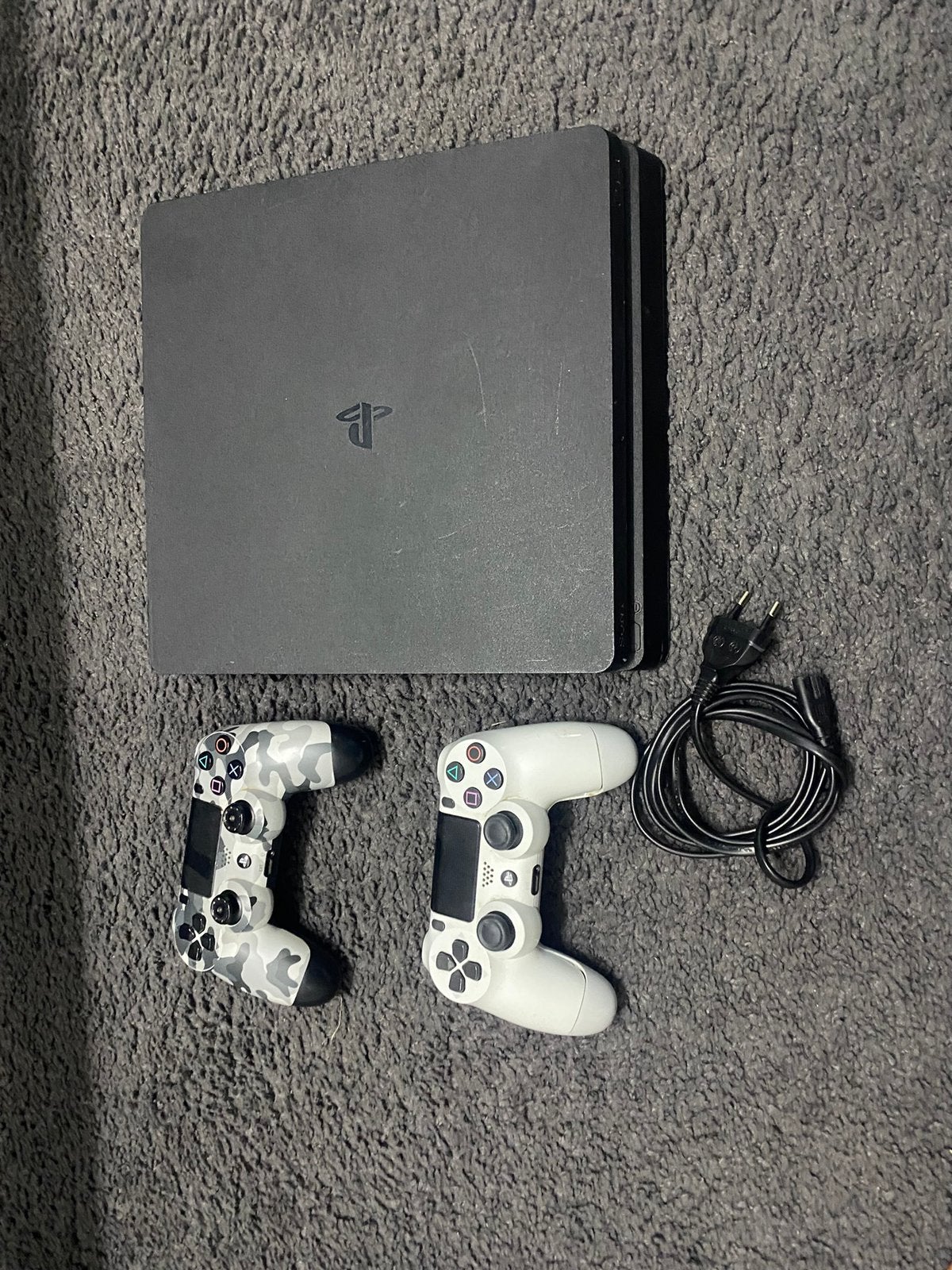 Ps4 slim, Spelcomputers en Games, Spelcomputers | Sony PlayStation 4, Ophalen, Zo goed als nieuw, Met 2 controllers, Slim