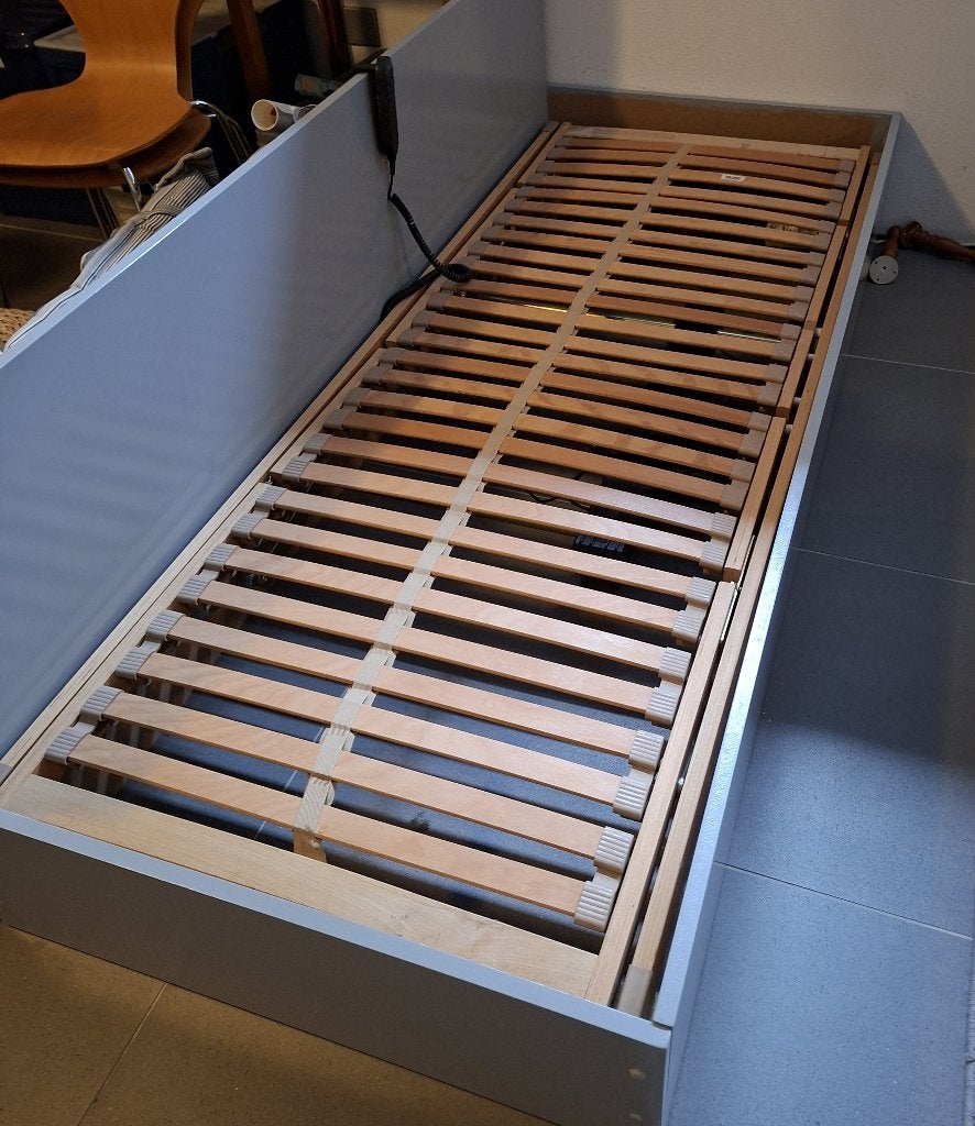 verstelbare lattenbodem met matras, Huis en Inrichting, Slaapkamer | Matrassen en Bedbodems, Ophalen, Gebruikt, 90 cm, Eenpersoons