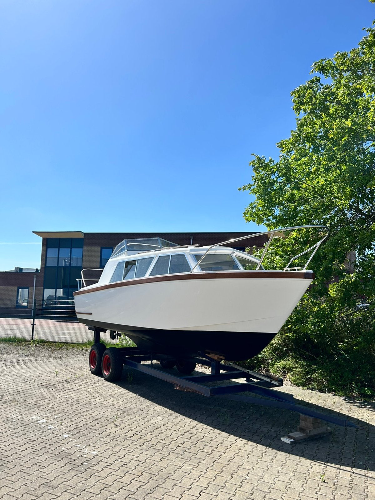 Kajuitmotorboot 40 pk - laatste loodjes!, Watersport en Boten, Gebruikt, Kruiser, Polyester, Ophalen
