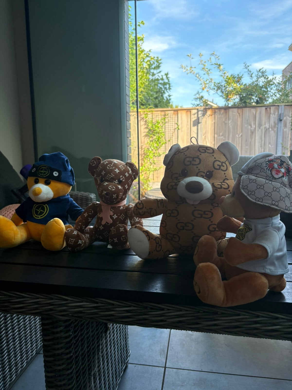 4 knuffels, 2 gucci, 1 Louis Vuitton, 1 stone-island, Ophalen of Verzenden, Zo goed als nieuw, Overige typen