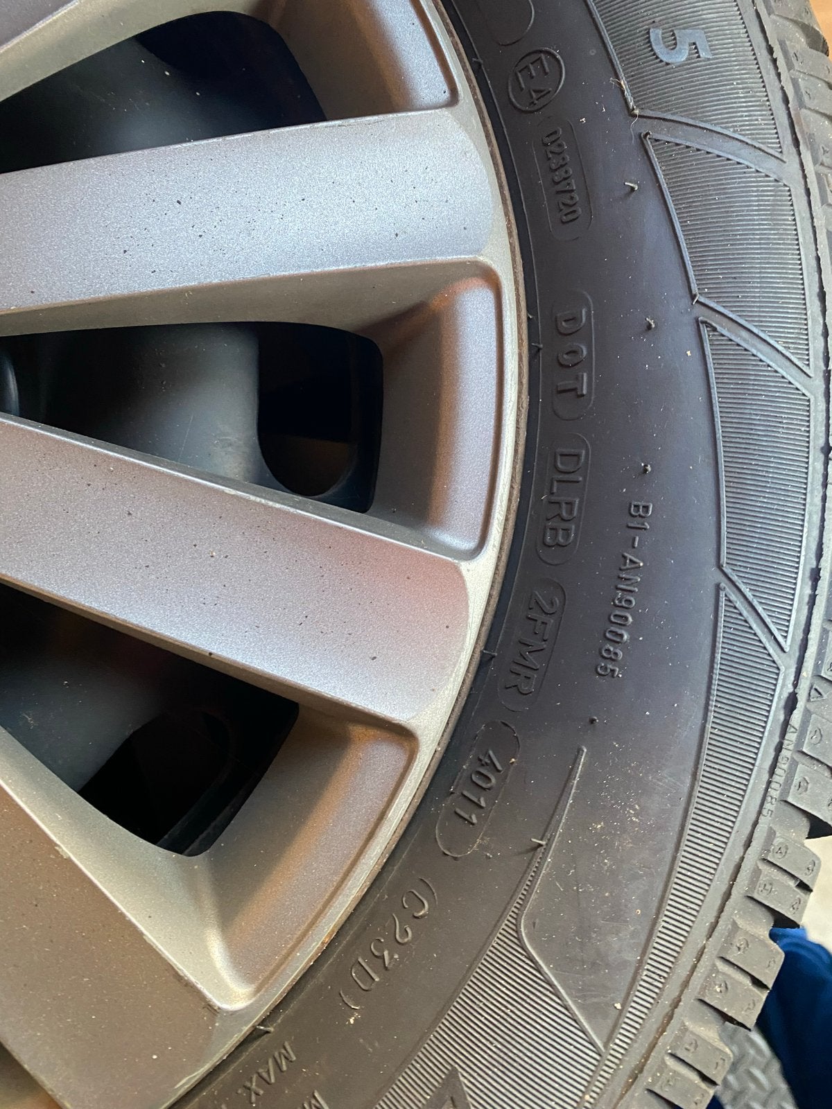 Dunlop Winterbanden 195/60R15 op velg (DOT 4011), Gebruikt, 15 inch, Banden en Velgen, Personenwagen