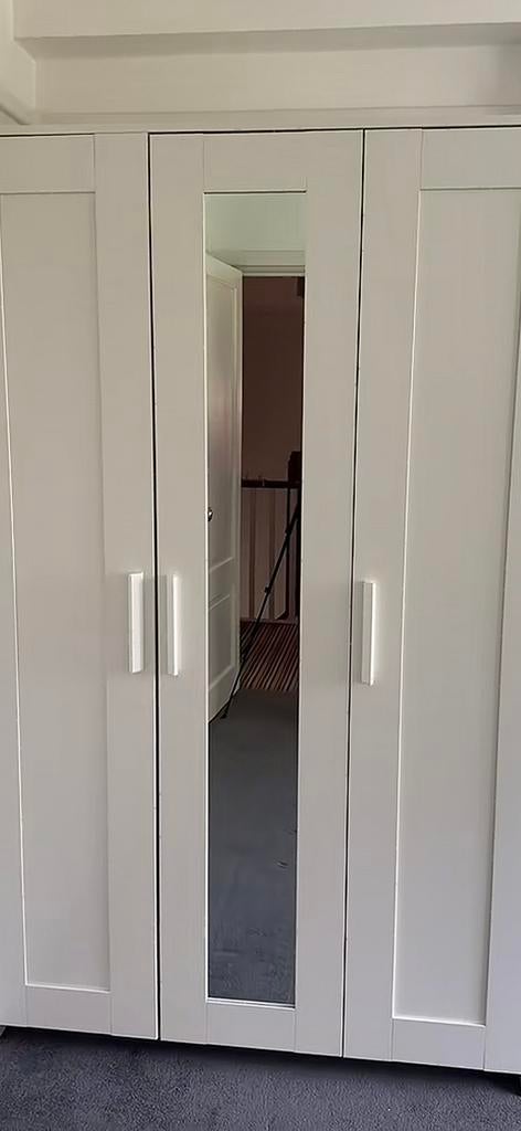BRIMNES IKEA kledingkast met spiegel, Huis en Inrichting, 100 tot 150 cm, Zo goed als nieuw, 150 tot 200 cm, 50 tot 75 cm