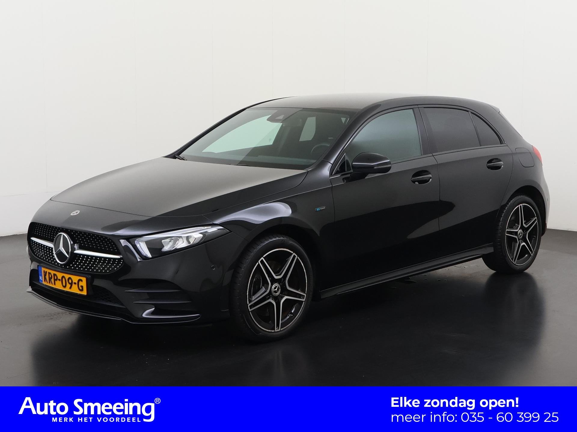 Mercedes-Benz A-klasse 250e AMG Night | Widescreen | Camera, Gebruikt, Leder en Stof, Zwart, Bedrijf