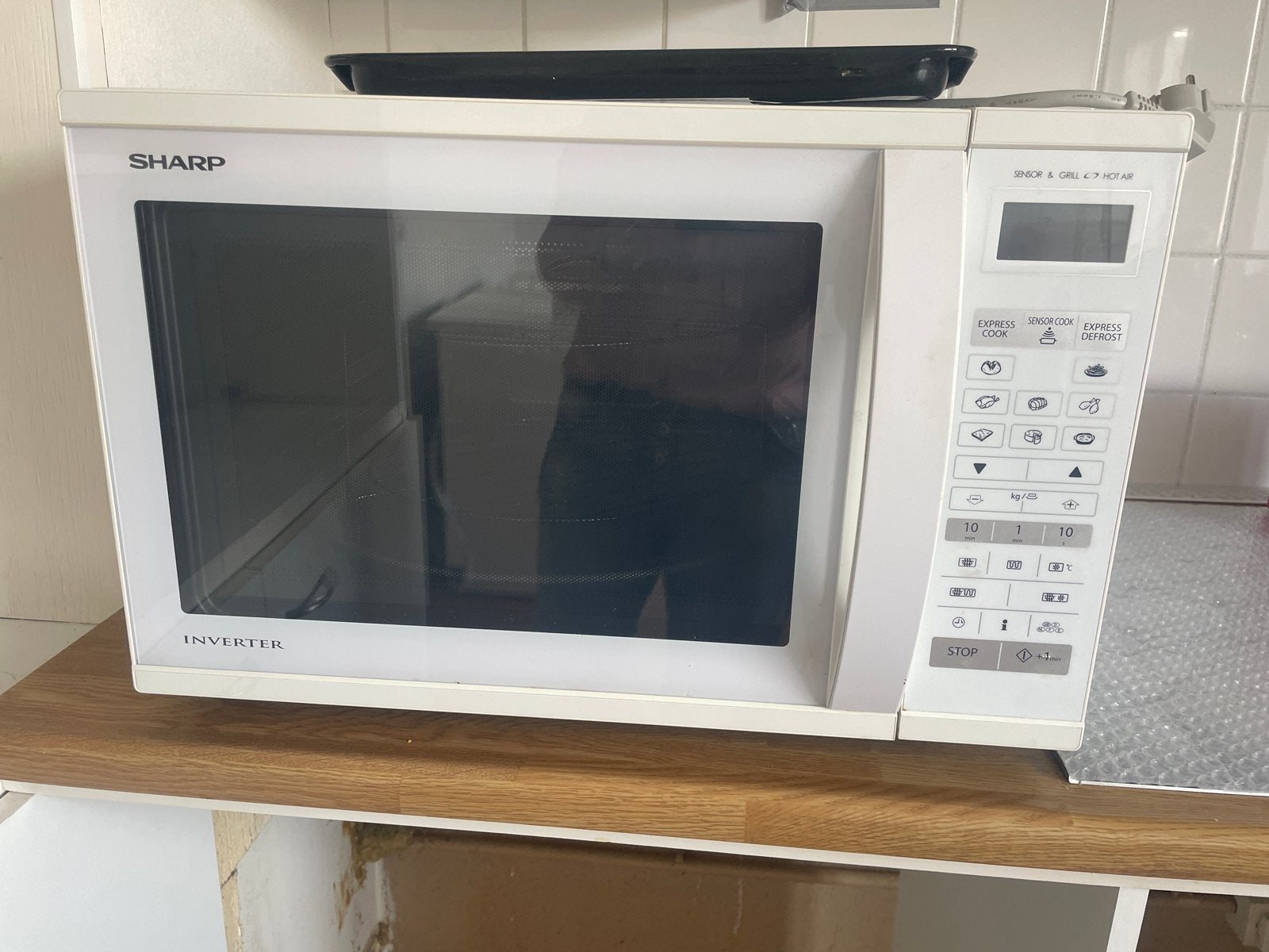 Sharp R-971(IN)W Combimagnetron met Grill en Hete Lucht, Combimagnetron, Gebruikt, 60 cm of meer, Grill