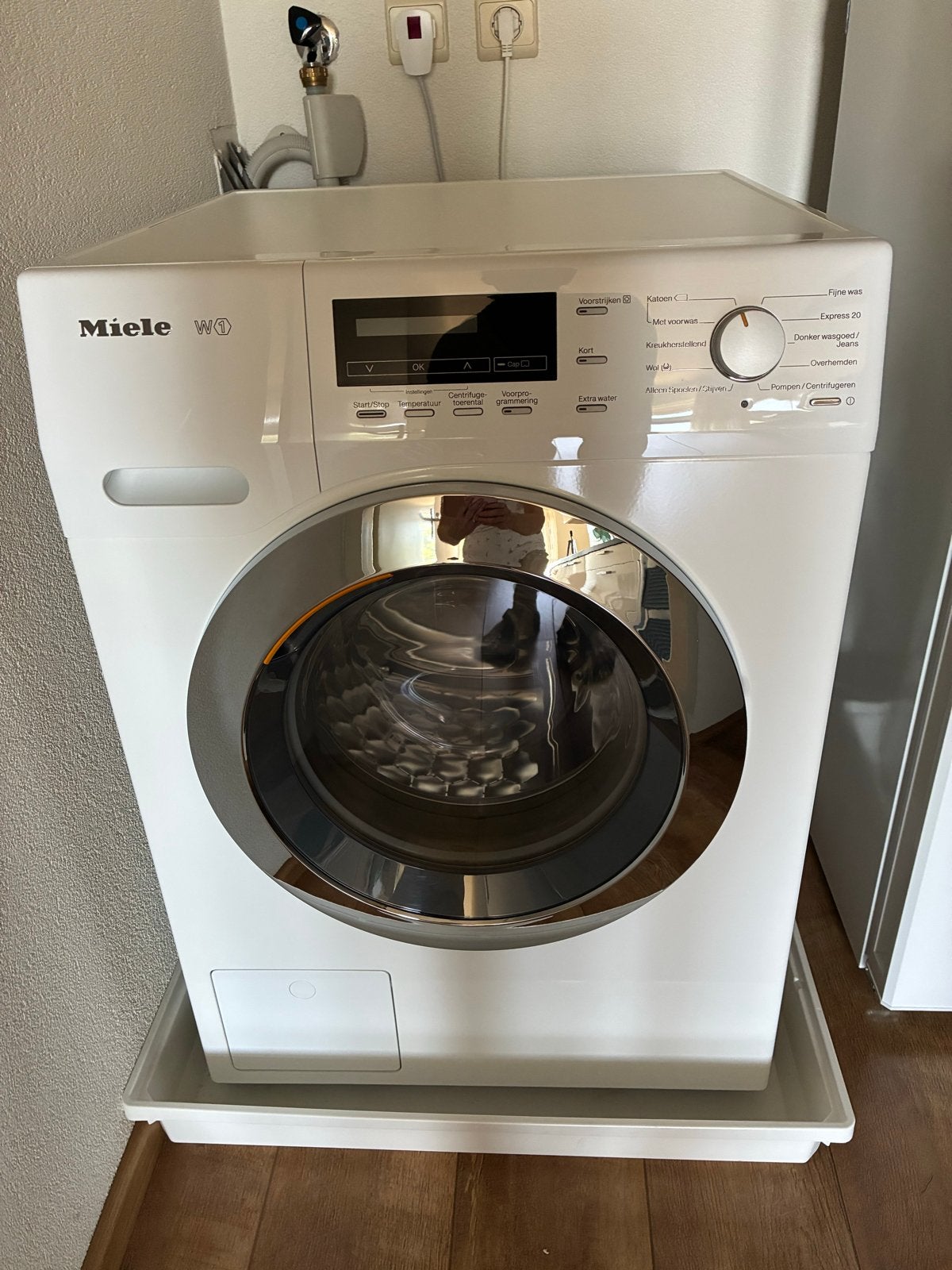 Miele WKE 130 WPS Wasmachine - Zo goed als nieuw, Ophalen, 1200 tot 1600 toeren, 8 tot 10 kg, Zo goed als nieuw