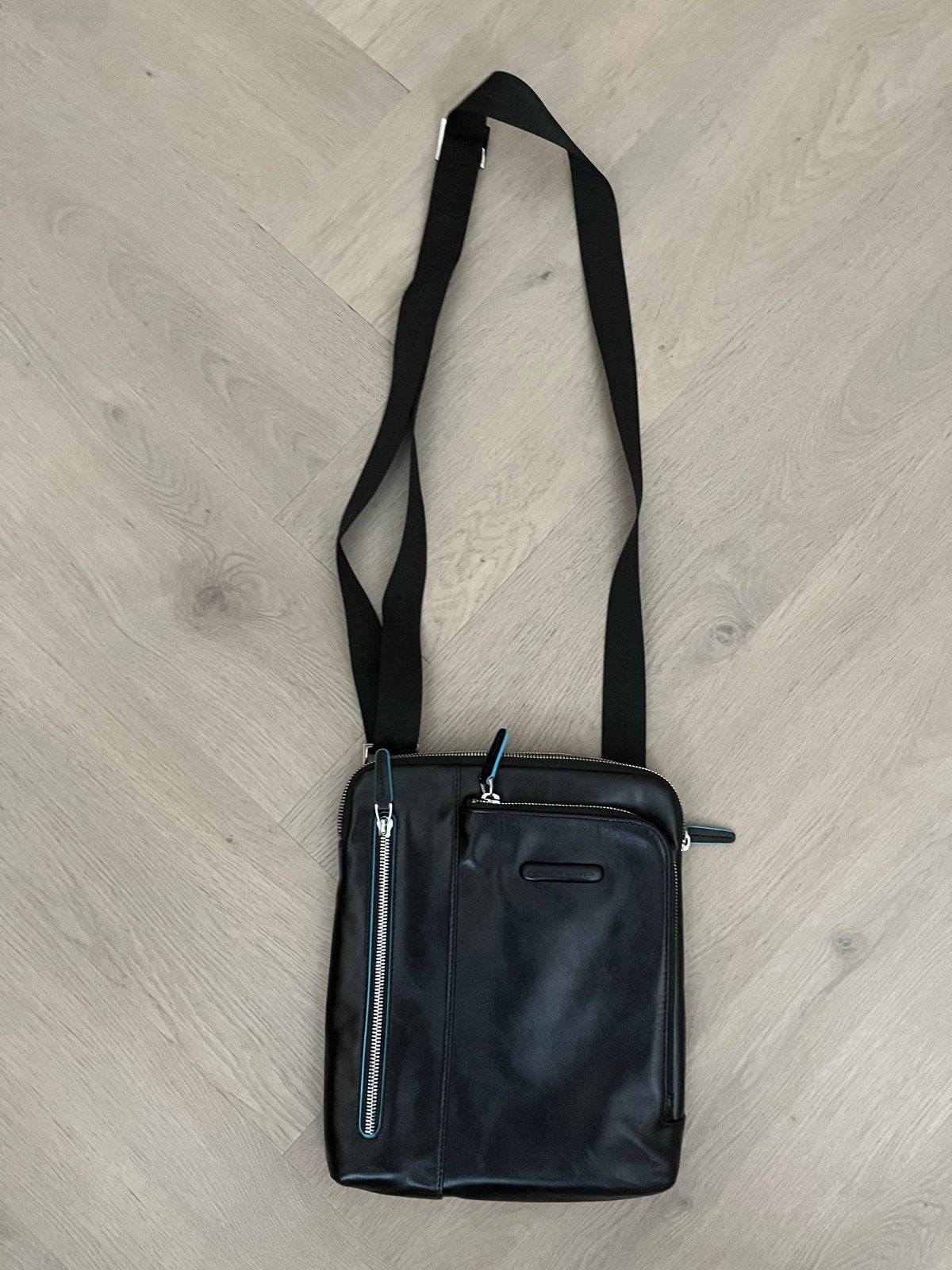 Piquadro Crossbodytas Leer Zwart, Ophalen of Verzenden, Zo goed als nieuw, Zwart