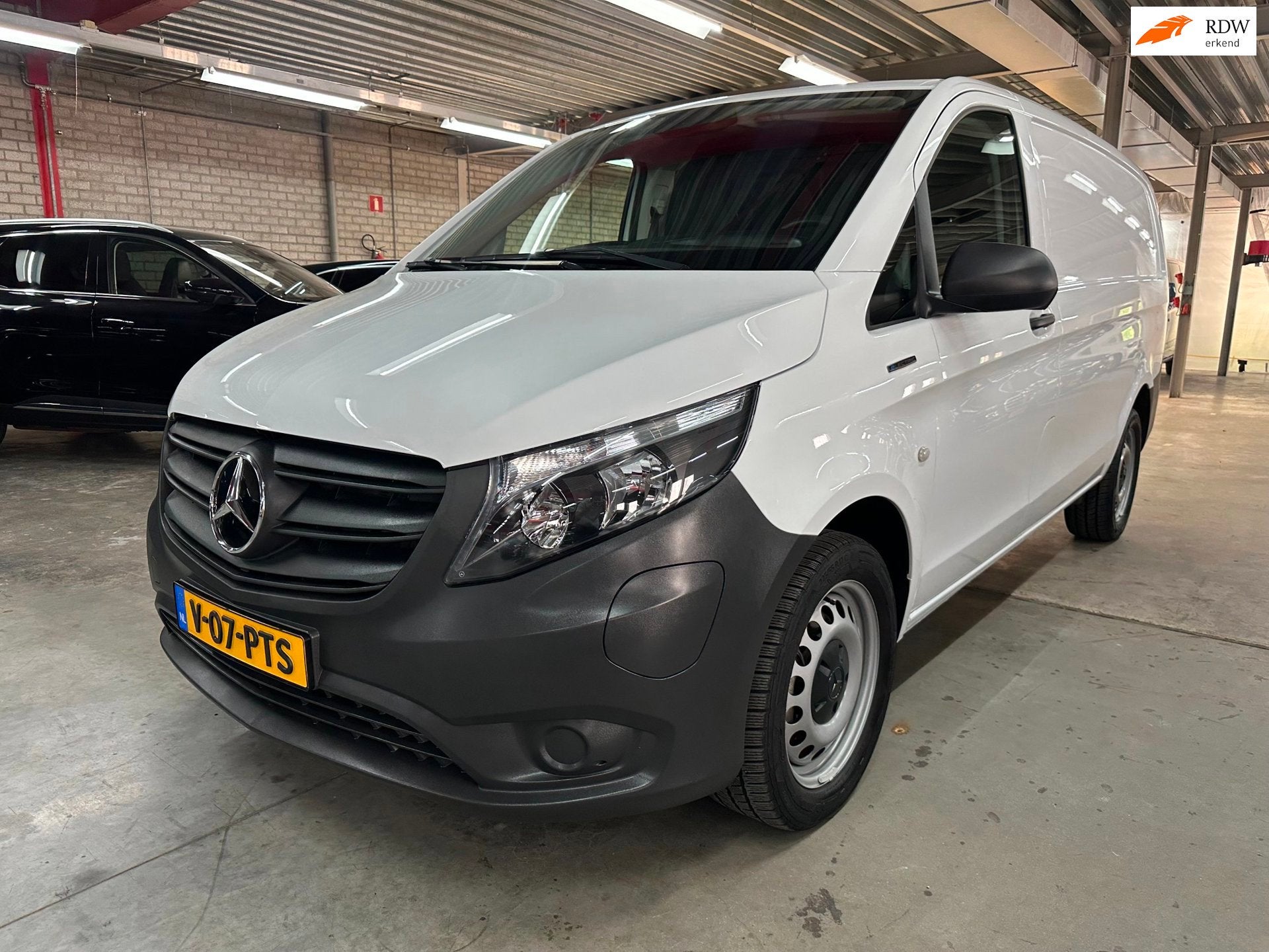 Mercedes-Benz EVito Lang 66 kWh, Long range, Auto's, Bestelauto's, Gebruikt, Zwart, 116 pk, Wit